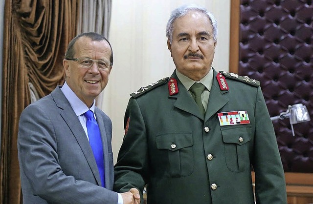 Der  UN-Sondergesandte Martin Kobler (..., der Befehlshaber der libyschen Armee  | Foto: AFP