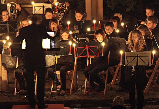 Musik im Kerzenschein: Seit mehr als v...konzert des Musikvereins  Hugstetten.   | Foto: Herbert Binninger