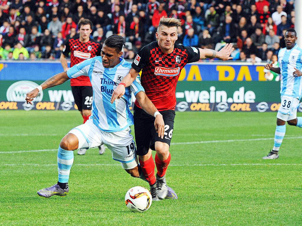 In der ersten Halbzeit nicht immer berzeugt aber dennoch zwei Tore geschossen: Der SC Freiburg gewinnt verdient mit 3:0 und verabschiedet sich in die Winterpause.