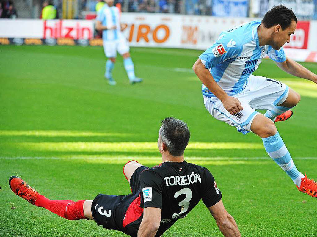 In der ersten Halbzeit nicht immer berzeugt aber dennoch zwei Tore geschossen: Der SC Freiburg gewinnt verdient mit 3:0 und verabschiedet sich in die Winterpause.