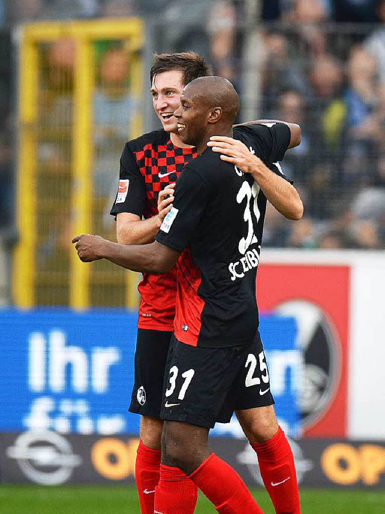 In der ersten Halbzeit nicht immer berzeugt aber dennoch zwei Tore geschossen: Der SC Freiburg gewinnt verdient mit 3:0 und verabschiedet sich in die Winterpause.