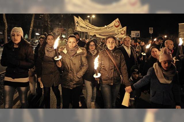 200 Menschen setzen ein Zeichen fr den Frieden