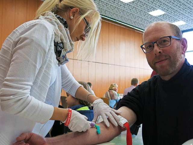 Mehr als 500 Personen nahmen an der Ty...mzellenspender registrieren zu lassen.  | Foto: Claudia Mller