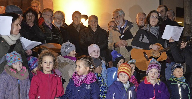 Lieder zum Advent wurde in Rmmingen gesungen.  | Foto: SCHOPFERER