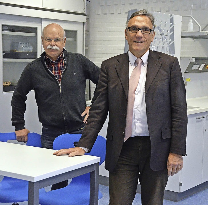 Darauf sind  Hubert Wischnewski  (rech..., die Chemierume demnchst ebenfalls.  | Foto: Ingrid Bhm-Jacob