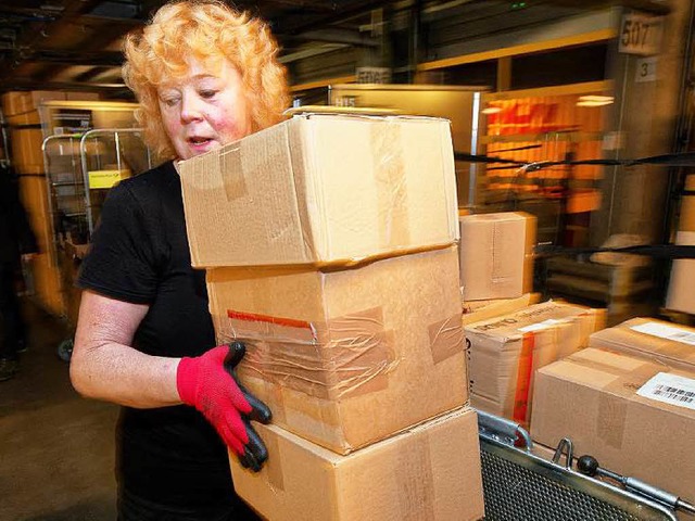 Hochsaison im Paketzentrum &#8211; hier ein Bild aus Sachsen.  | Foto: dpa