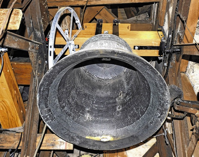 Am Glockenstuhl der Gurtweiler Kirche ...angreiche Sanierungsarbeiten im Gang.   | Foto: Alfred Scheuble