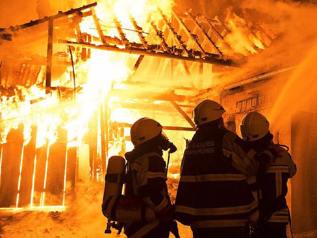 Die Feuerwehr konnte ein bergreifen d...r brannte am 26. Juni vollkommen aus.   | Foto: Archiv Mnch