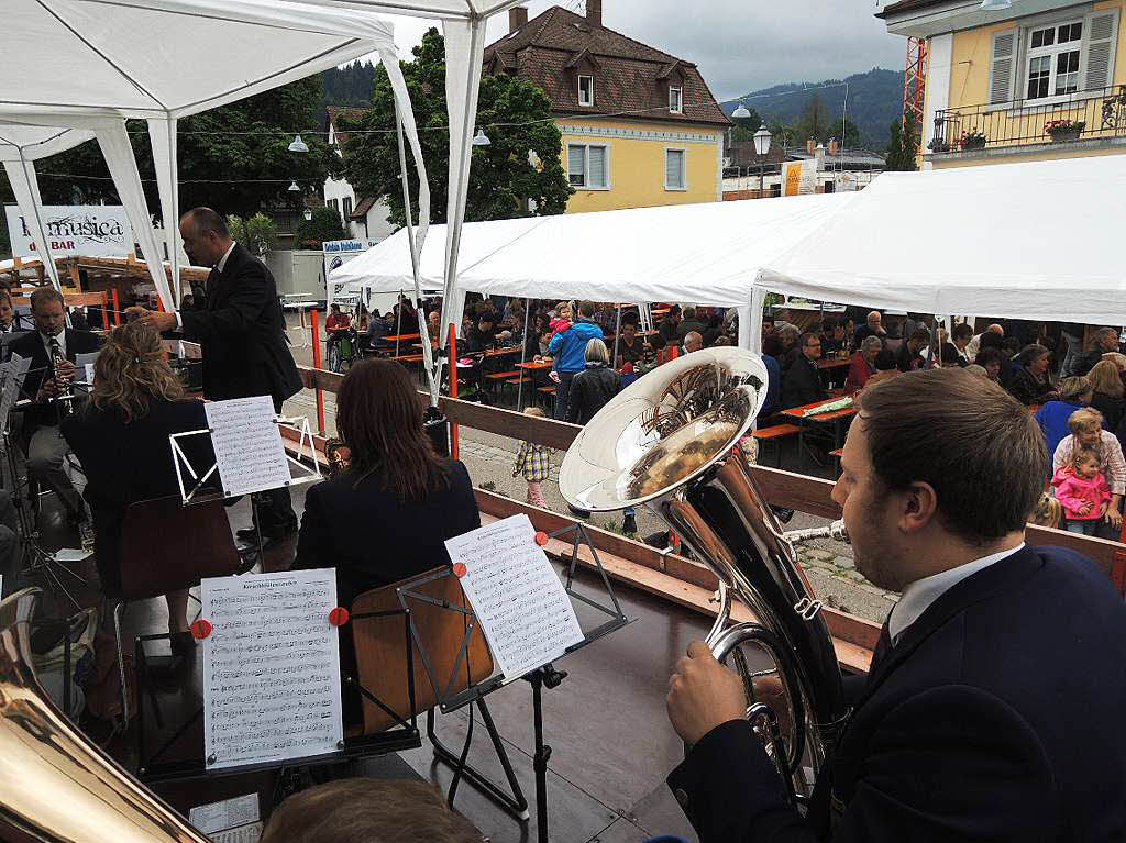 Juni: <Text>Die Stadtkapelle Furtwangen erffnete den "Tag der Blasmusik". </Text>