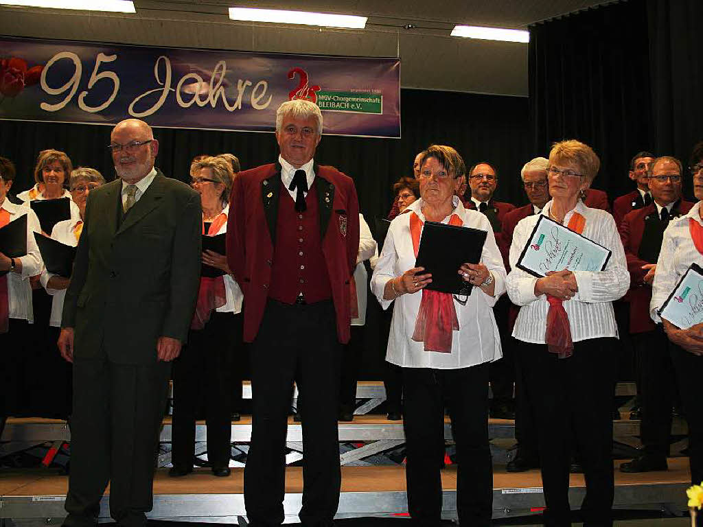 April: Geehrt wurden (von links): Wilfried Raufer, Hansjrg Klausmann, Rosemarie Fischer, Doris Winterhalter und Ludwina Schindler