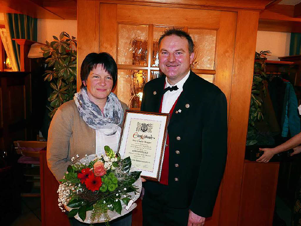 Februar: Martin Hug ernannte Claudia Brugger zum Ehrenmitglied des MV Obersimonswald.