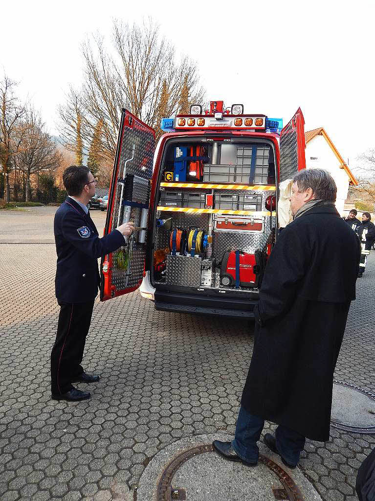 Die Waldkircher Feuerwehr nimmt ein neues Einsatzleitfahrzeug in Betrieb.