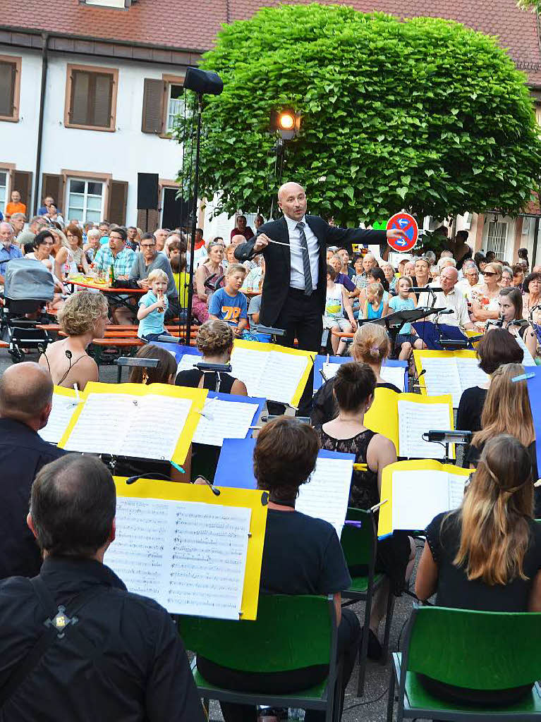 Stadtmusik Waldkirch mit den neuen Dirigenten Abramovici.