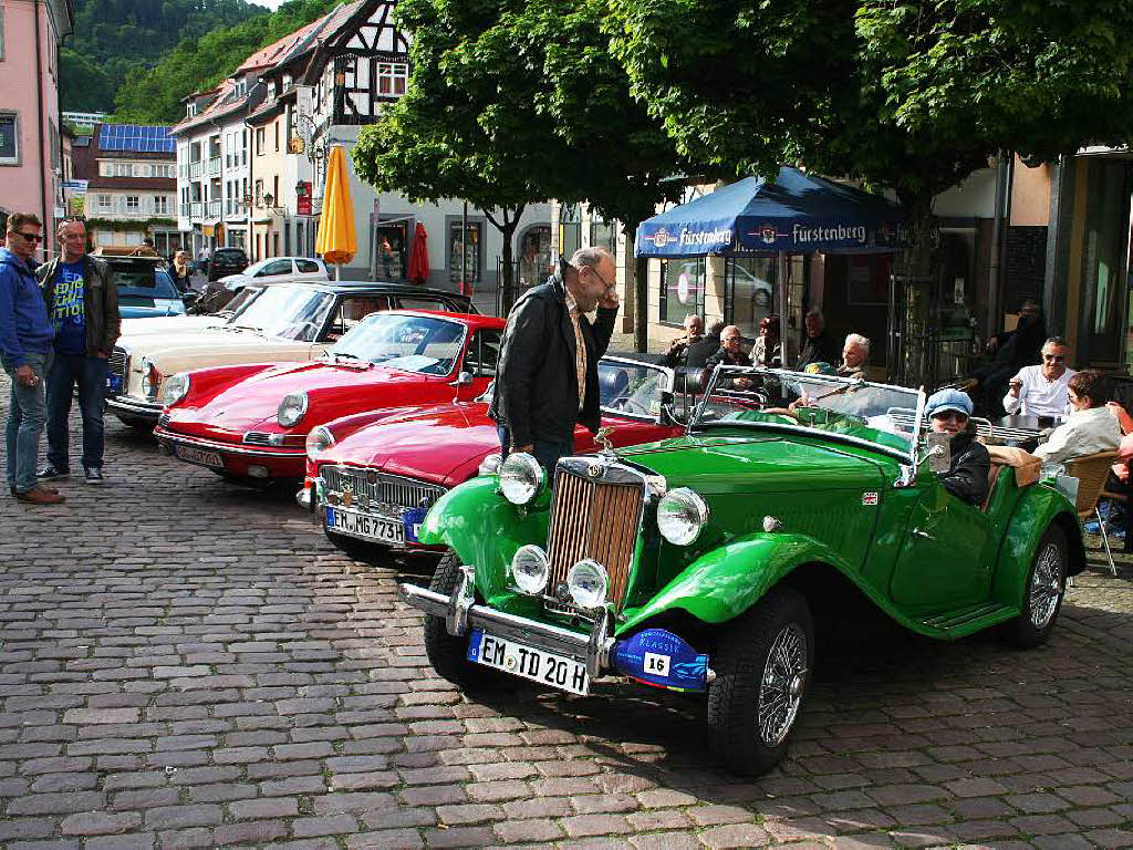 Von Jaguar ber Mercedes, MG bis hin zu Citren nahm eine tolle Mischung an Oldtimern an der „1. Zweitlerland Klassik“ Ausfahrt teil.
