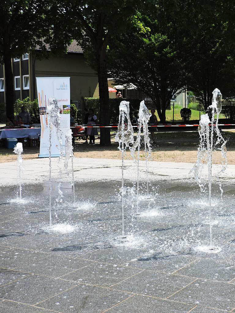 Wasser, wie hier beim neuen Orgelbrunnen im Rosengarten, spielte eine wichtige Rolle whrend der heien Sommermonate.
