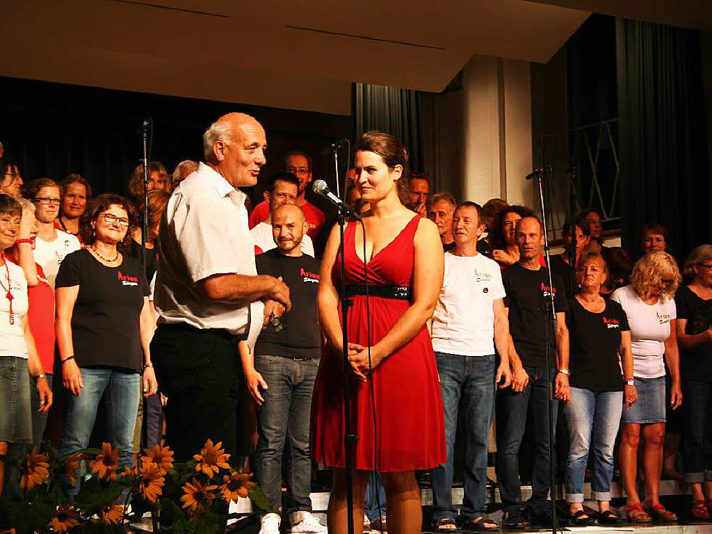Nach sieben Jahren verlie die Dirigentin Julia Rosenberger die Arion Singers, das Abschiedskonzert war Dank und Lohn zugleich fr die fruchtbare Zusammenarbeit.
