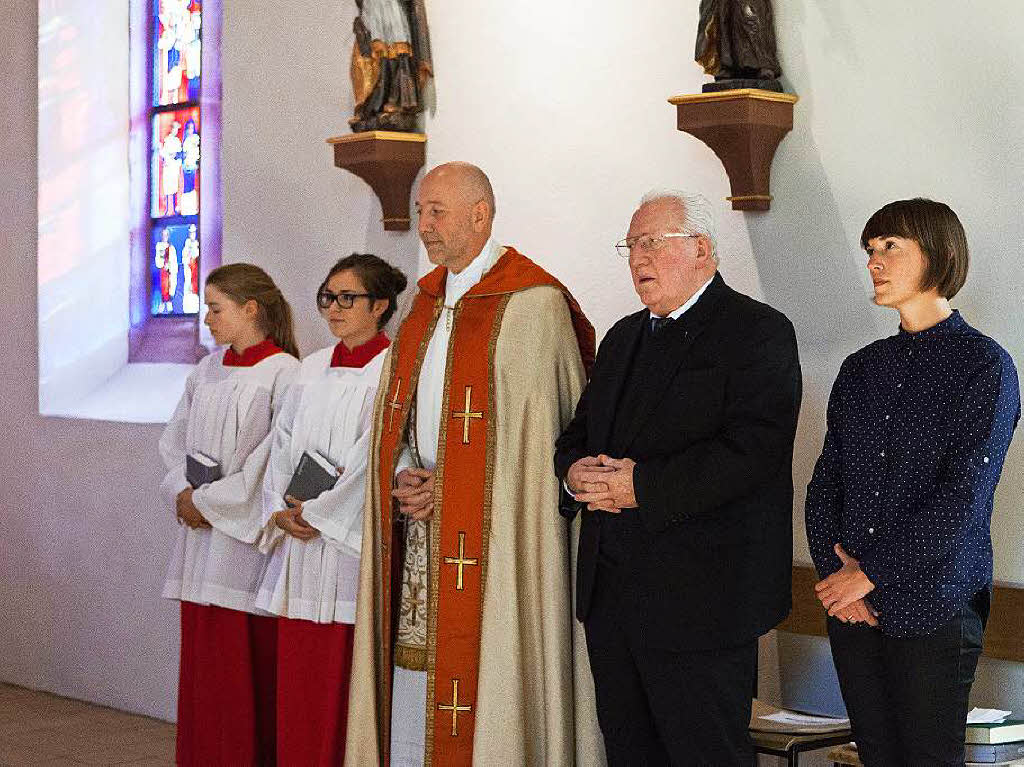 Pfarrer Heinz Vogel zelebrierte zusammen mit Pfarrer Adalbert Roth und Pfarrerin Therese Wagner die Messe zur Glockenweihe in der Blsikapelle.