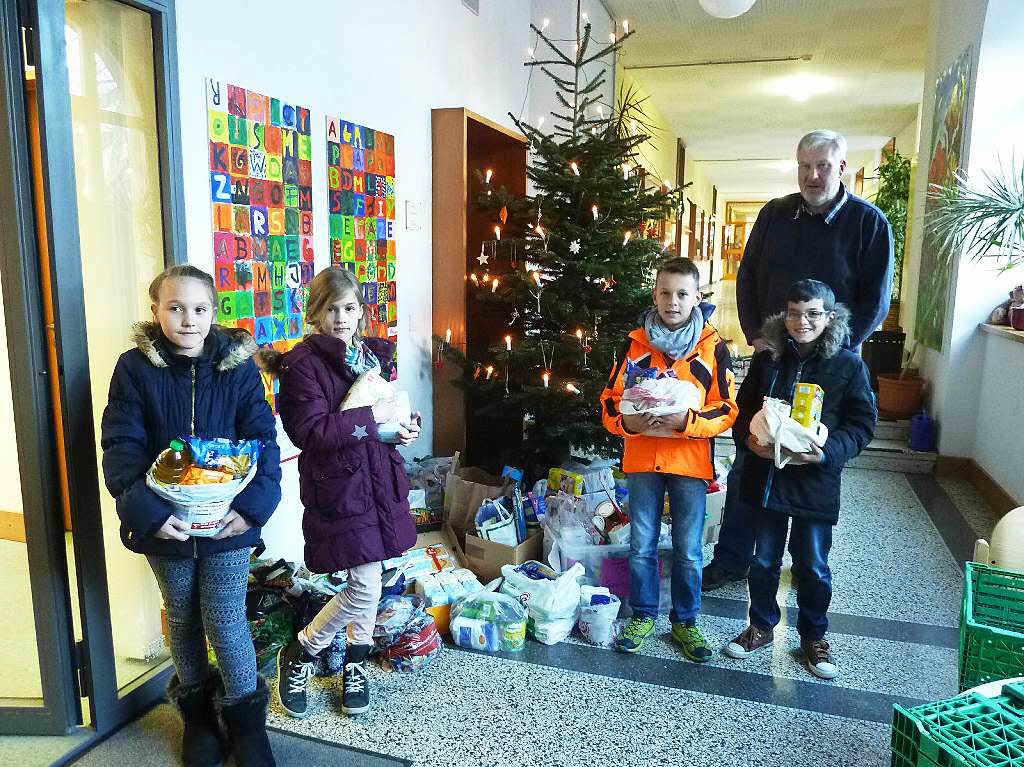 Dezember: Eine Woche lang sammelten die Schler und Schlerinnen der GHS Kollnau gemeinsam mit ihren Eltern und Lehrer/innen Lebensmittel fr die Waldkircher Tafel.