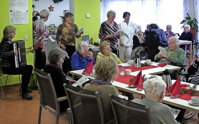Helferinnen des Besuchsdienstes sind  ... Seniorenzentrum in Efringen-Kirchen.   | Foto: Schtz