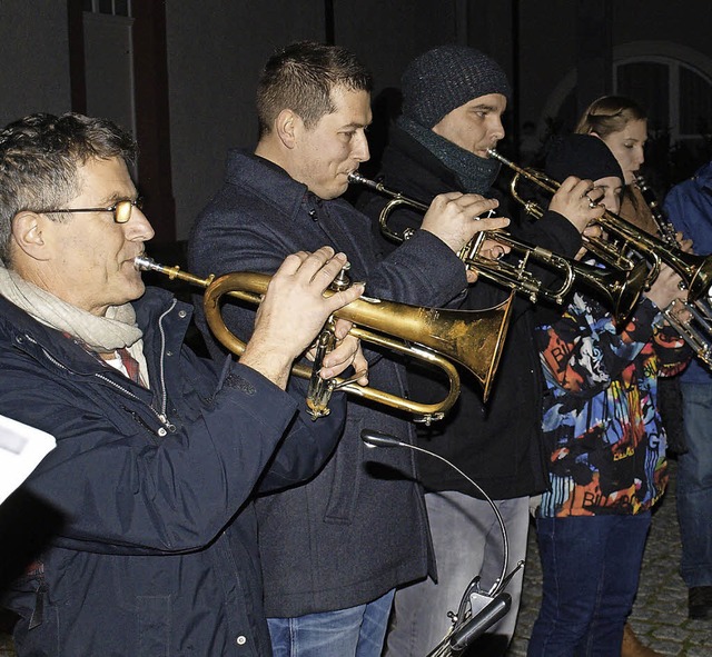 Heiligabend: Haagener Feuerwehrmusiker...n Tumringen, Rttelnweiler und Haagen.  | Foto: Paul Schleer