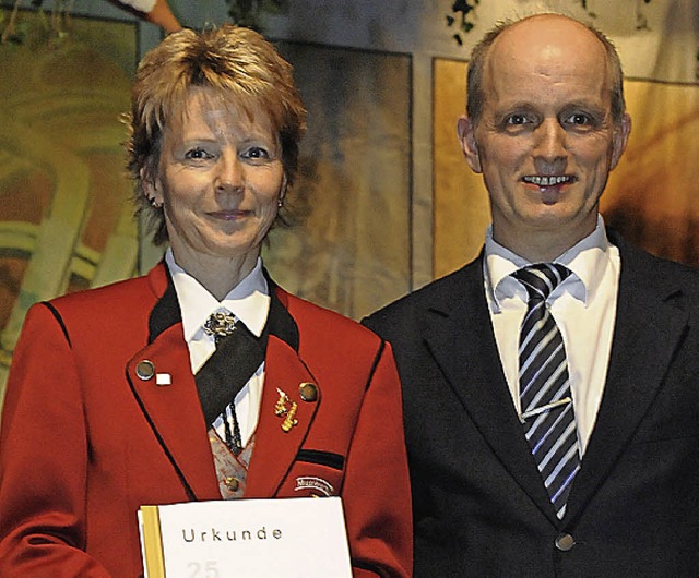 Andrea Scherer wurde vom Bezirksvorsit...utcher Blasmusikverbnde ausgezeichnet  | Foto: Markus Zimmermann