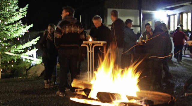 Winter-Sonnwendfeuer im Geschwender Rle-Garten.   | Foto: Privat