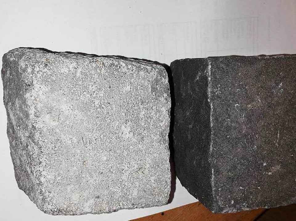 Hell ist die Basaltlava aus Mendig in ...unkel hingegen der Basalt aus Vietnam.  | Foto: Stadtverwaltung