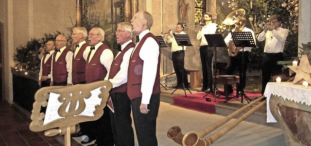 Das Mnnersextett &#8222;Wagewein&#822...r Pfarrkirche St. Barbara in Nordweil.  | Foto: Reiner Merz