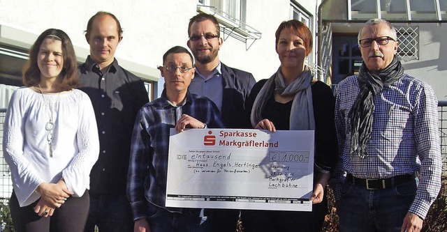 ber eine Spende von 1000 Euro freuen ... der Markgrfler Lachbhne Neuenburg.   | Foto: Privat