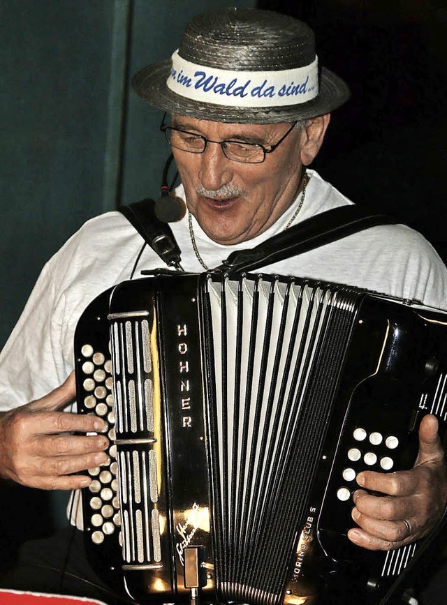 Artur hlin sorgte fr den musikalischen Rahmen.   | Foto: Hege