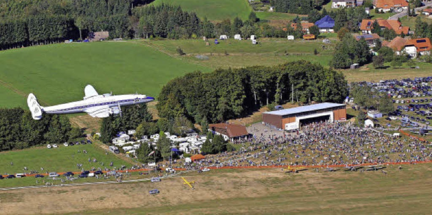 Die Super Constellation beim Flugtag ber Htten  | Foto: Erich Meyer / Colourbox