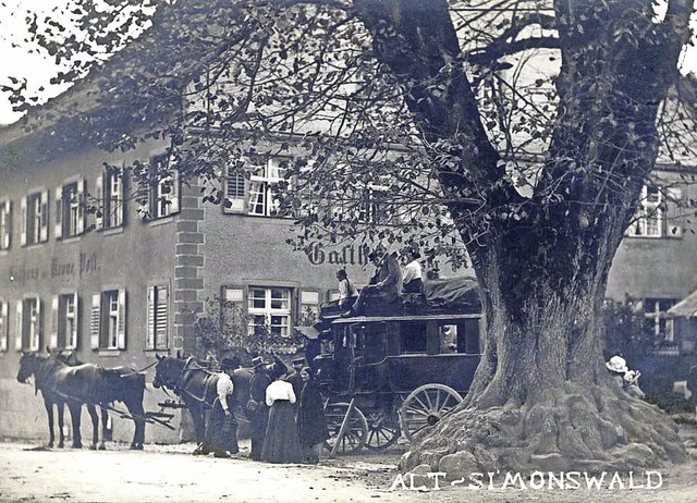 Postkutsche vor 1915 der Haltestelle a...auto durch Simonswald nach Furtwangen   | Foto: Archiv H.J.Wehrle