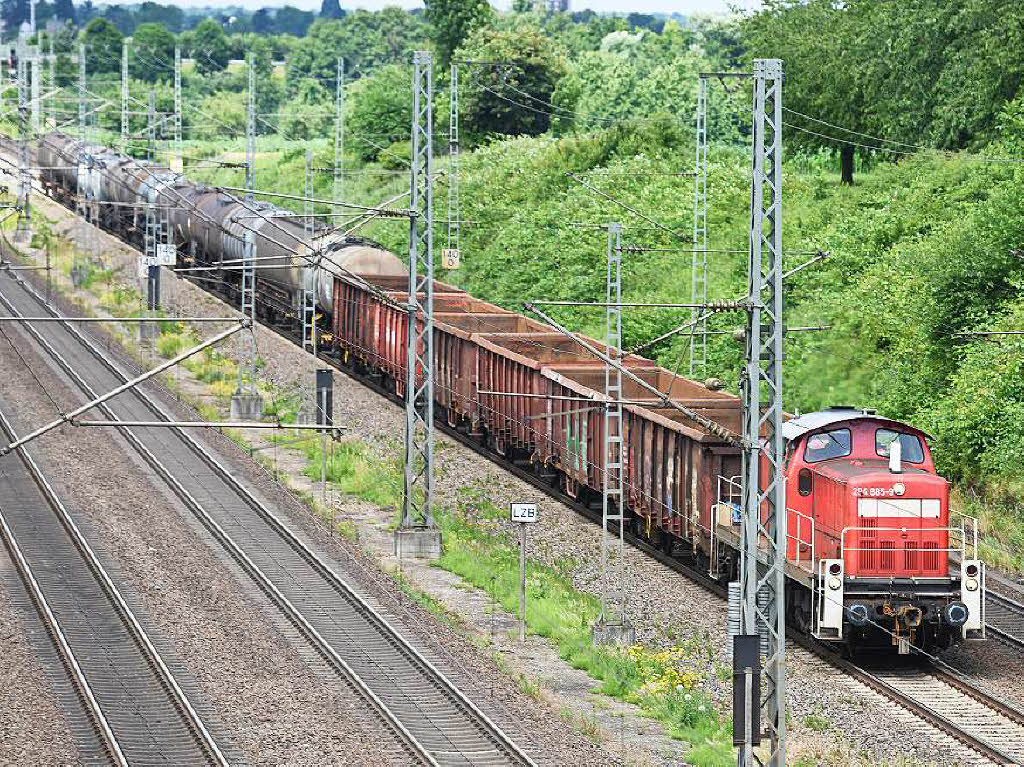 Am 26. Juni zeichnet sich ein Durchbruch bei den Planungen fr die neue Rheintalstrecke ab: Der Offenburger Bahntunnel kommt, die an der Autobahn verlaufende Trasse nrdlich von Riegel ebenfalls.