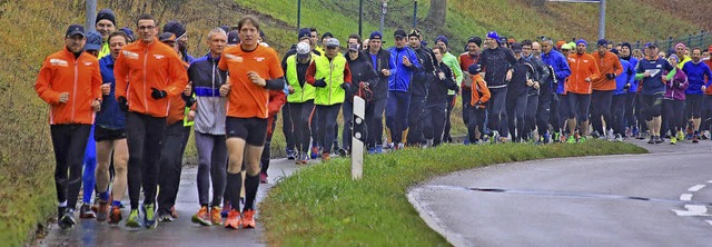 Laufend das alte Jahr hinter sich lass...h dem Silvesterlauf in Kippenheim an.   | Foto: Sandra Decoux-Kone