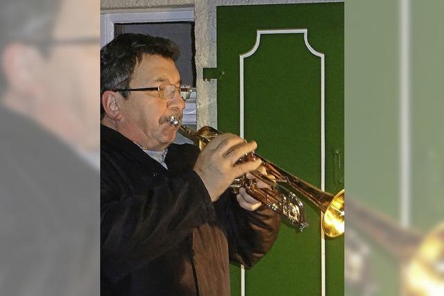 Ein-Mann-Konzert in Hohenegg an Heiligabend