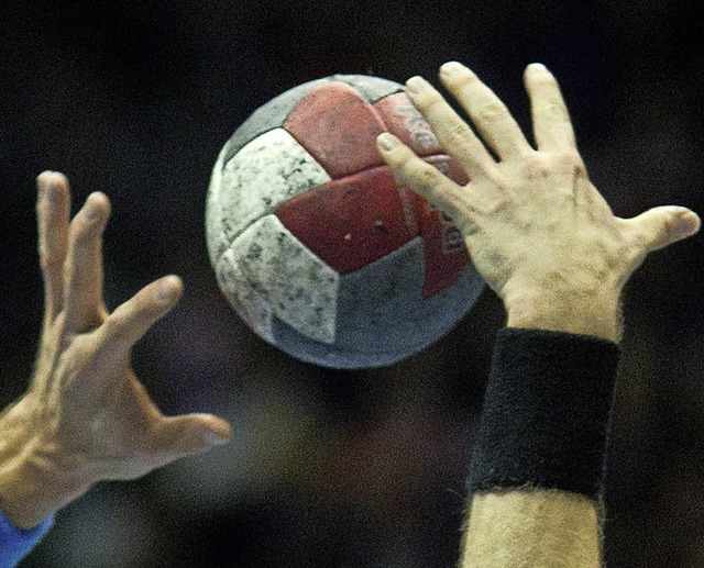 Packenden Handballsport verspricht das...sheimer Kahlenberghalle  stattfindet.   | Foto: dpa