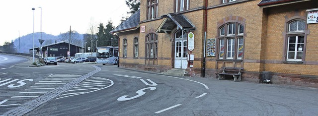 Entwicklungspotenzial: Umgestaltet wer...cht mehr im Bild) Bahnwrterhuschen.   | Foto: Bernd Fackler