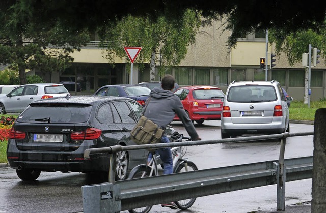 Dichter Verkehr &#8211; das Archivfoto...nen &#8211; auch in den Leserbriefen.   | Foto: Nikolaus Trenz