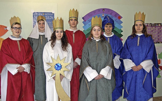 Diese Sternsinger sind beim Empfang in Stuttgart dabei.  | Foto: claudia Renk