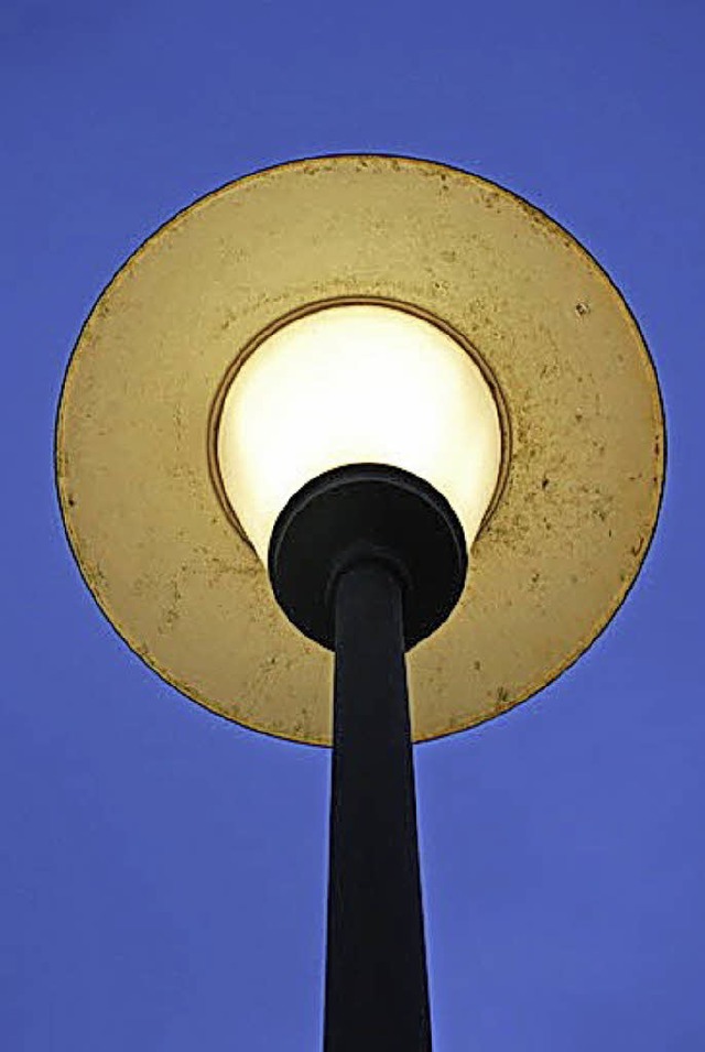 Neue Straenlampen sollen Strom sparen und dadurch den Haushalt entlasten.   | Foto: Elvira Voss(fotolia)