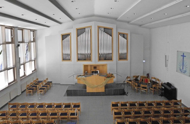 Der Kirchsaal mit der Orgel   | Foto: Daniel Scholaster