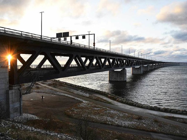 Auch der Zugverkehr ber die  resundb...hweden verbindet, wurde kontrolliert.   | Foto: DPA