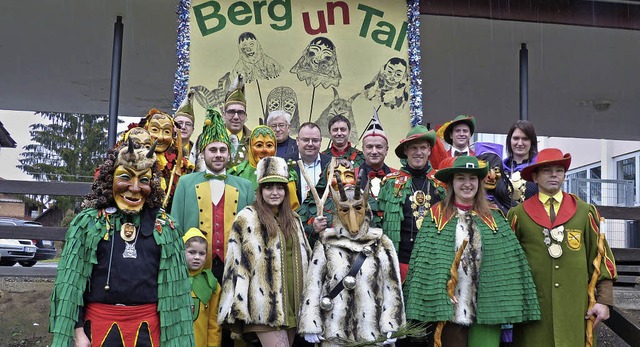 Bannerbergabe Heimbacher WaldteufelBa...n Bestehens der heimbacher Waldteufel.  | Foto: Aribert Rssel