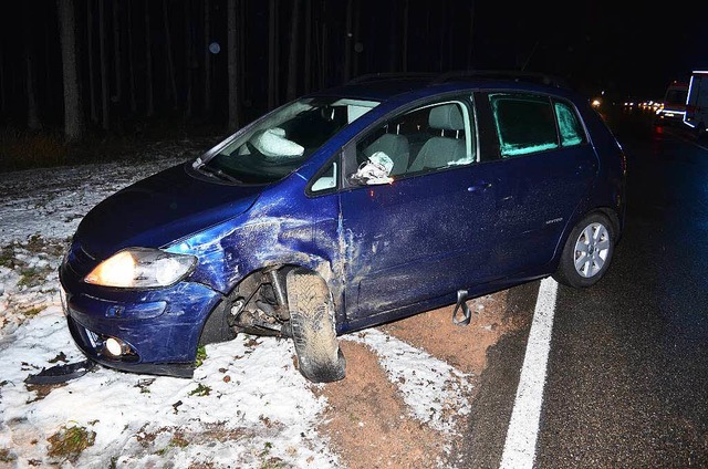 Bei einem Zusammensto auf der B 31 be...abend zwei Personen verletzt verletzt.  | Foto:  Kamera24tv