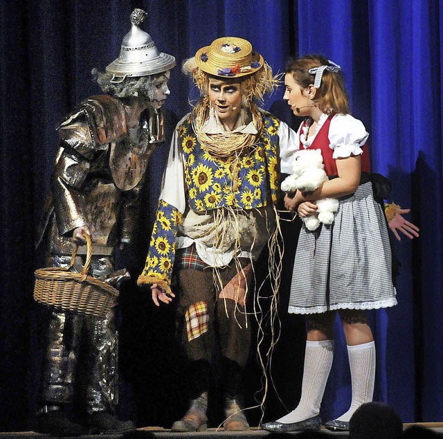 Dorothy trifft Krhenschreck und Blechmann.   | Foto: wolfgang knstle