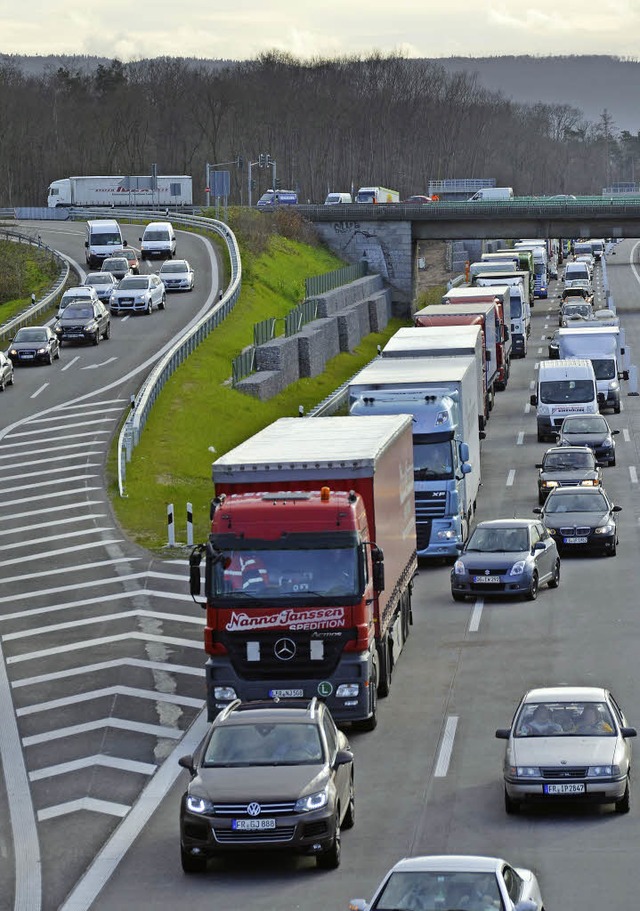 Stostange an Stostange: Berufspendle...ie hier auf der A5 am Offenburger Ei.   | Foto: Seller