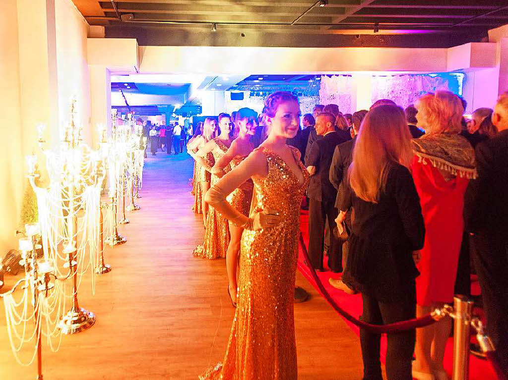 Mit einer Tanzshow, Engeln in Wei und Gold und Cocktails haben die Gste der Tanzschule Gutmann am Donnerstagabend die Erffnung des Ballhaus Freiburg gefeiert. Damit nicht genug: Zwei weitere Ballabende folgen.