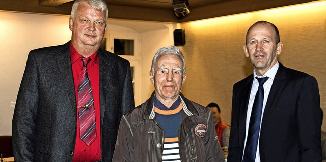 Gemeinderat Klaus Dilger (Mitte) wurde...hiedet. Nachfolger ist Thomas Krger.   | Foto: Chris Seifried