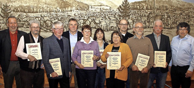 Ehrungen beim Turnverein Sulz (von lin...der, Benno Haller und Siegmund Blsi.   | Foto: hef