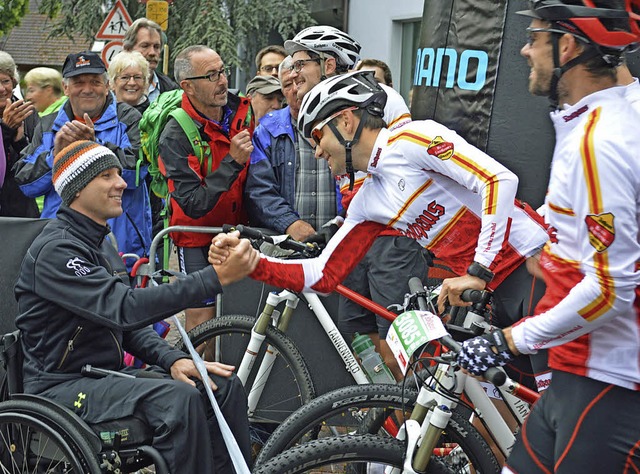 Beim Ultra-Bike 2015 wnschte Benjamin...rchzartens Fugngerzone alles Gute.    | Foto: Gerhard Lck